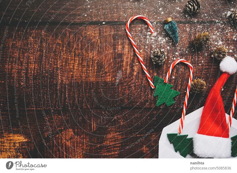 Klassische und traditionelle flache legen Hintergrund von Weihnachten Thema flache Verlegung Flachlegung Holz hölzern Textur Muster klassisch Vorabend Feiertage