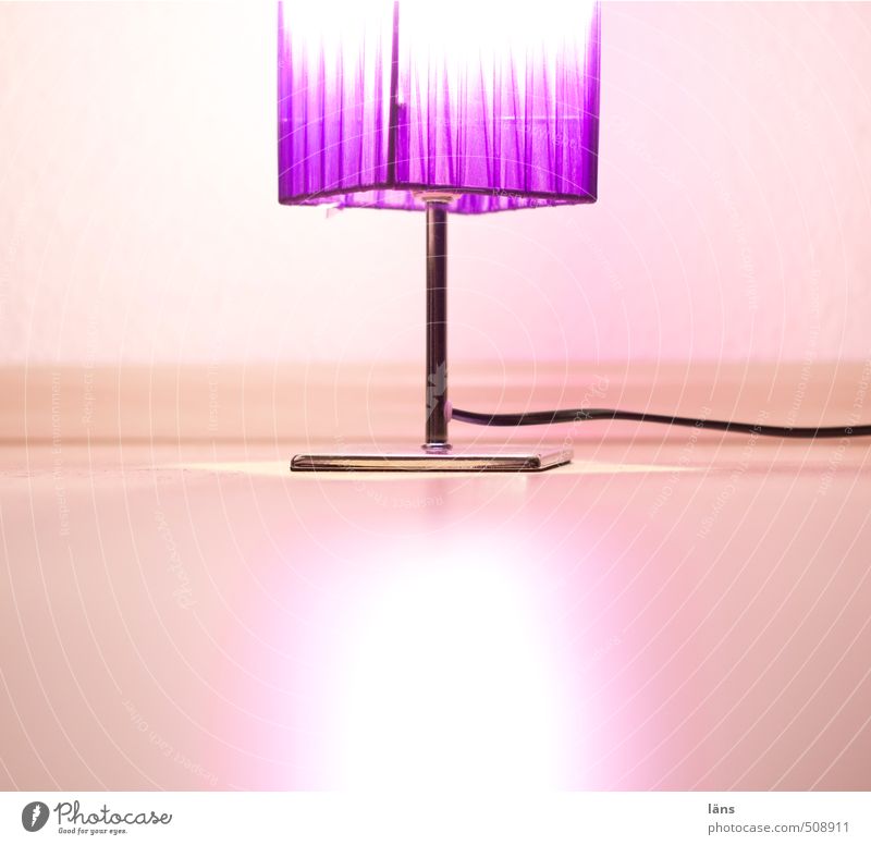 lila wolken Lifestyle Stil Design Häusliches Leben Lampe Raum leuchten einfach elegant frisch glänzend violett Warmherzigkeit Beleuchtung Bodenbelag Farbfoto