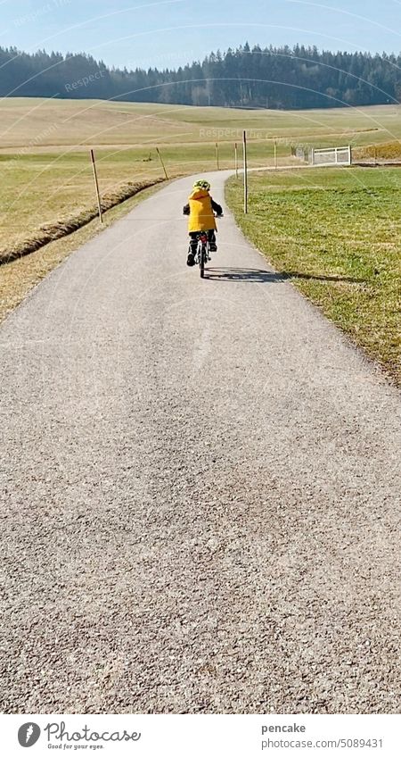 immer wieder | üben, üben, üben! Straße Weg Art Fahrradfahren lernen Wiederholung Landschaft Allgäu Wiese Wald Kindheit