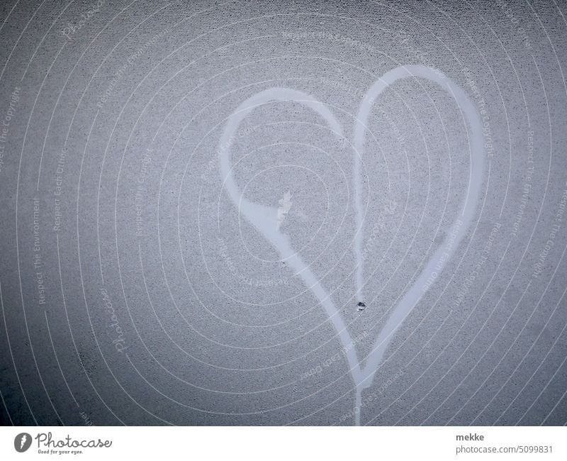 Herz aus Wasser spiegel herzförmig Liebe Romantik Verliebtheit Valentinstag Liebeserklärung Liebesbekundung Liebesgruß Zeichen Symbole & Metaphern Gefühle