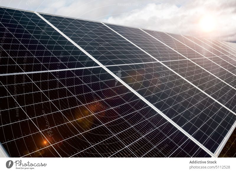 Sonnenkollektoren auf dem Kraftwerk solar Paneele Station Himmel Reflexion & Spiegelung glänzend sonnig tagsüber Energie Elektrizität Technik & Technologie