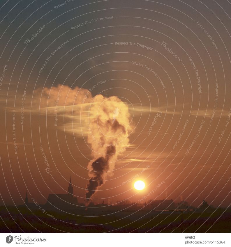 Einheizen Stadtzentrum Sonnenuntergang Sonnenlicht Panorama (Aussicht) Rauchwolke Apokalypse Lichterscheinung Energie Abgas Luftverschmutzung Atmosphäre