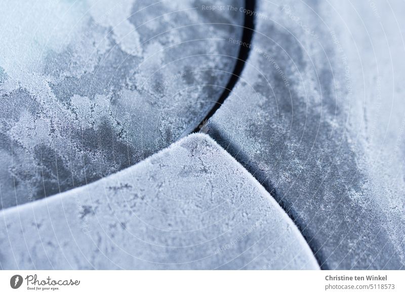 Frostige Zeiten vereist eiskalt Winter Strukturen & Formen gefroren Eis Nahaufnahme Winterstimmung Winterimpression Kälte Auto Wintertag Muster Eiszeit Klima
