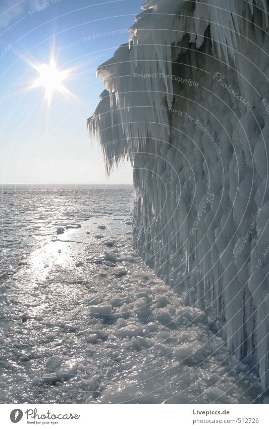 Eiswand Winter Schönes Wetter Frost Hafen frieren Eiswinter 2010 Kaimauer Hafenanlage Farbfoto Außenaufnahme Tag
