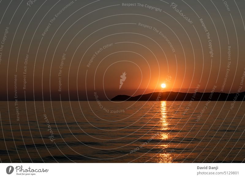 Schöner Sonnenuntergang in Thassos, Griechenland Hintergrund Strand schön Boot Cloud Küste farbenfroh Umwelt Europa Abend gold golden Feiertag Horizont Insel
