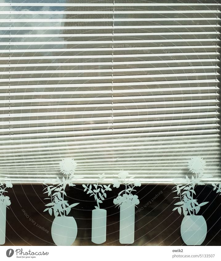 Mittagsschlaf Fenster Dekoration Dekoration & Verzierung Häusliches Leben Menschenleer Kunst Silhouette ausgeschnitten Kunstwerk Detailaufnahme Außenaufnahme