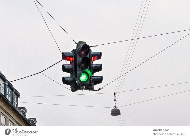 traffic light Ampel Verkehr Stadt Außenaufnahme Straßenkreuzung Straßenverkehr Licht Verkehrszeichen Kopenhagen