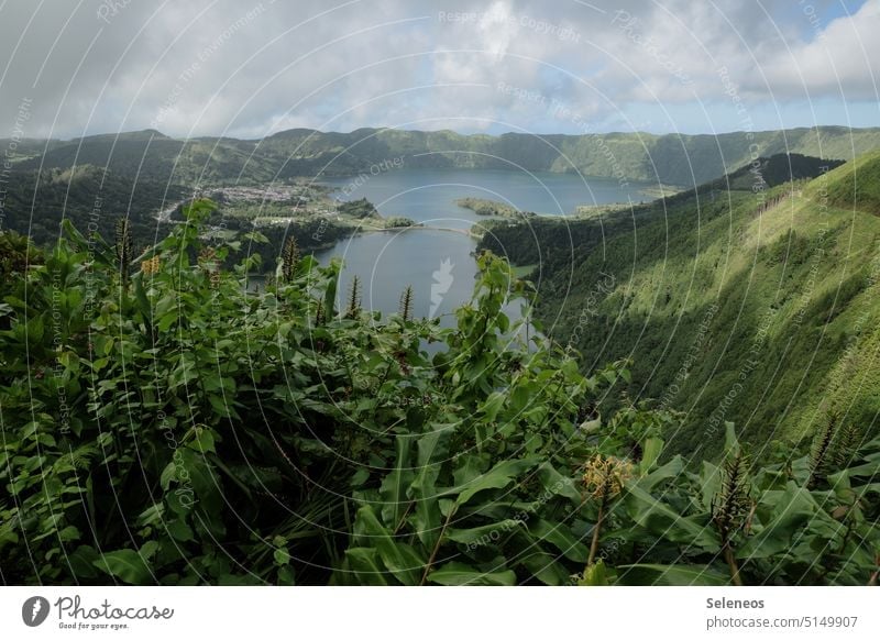 Ausblick Portugal Insel Azoren Urlaub Vulkan Landschaft Außenaufnahme Berge u. Gebirge Farbfoto Natur Menschenleer Tourismus Wolken Ferien & Urlaub & Reisen