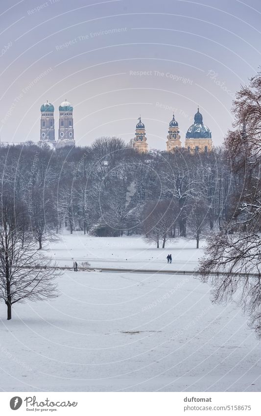 Stadtpanorama München im Winter Bayern Schnee Deutschland Architektur Himmel Wahrzeichen Tourismus Sightseeing Sehenswürdigkeit Städtereise Außenaufnahme