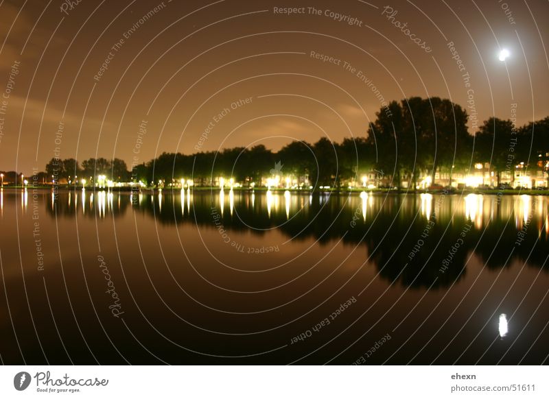 Spiegel Amsterdam Nacht Langzeitbelichtung Belichtung Lampe Mond Wasser lights Straße Silhouette Abend