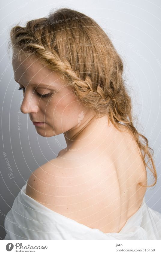 weiblichkeit schön Körperpflege Haut Gesundheit harmonisch Wohlgefühl Zufriedenheit Erholung feminin Junge Frau Jugendliche Erwachsene Rücken Haare & Frisuren