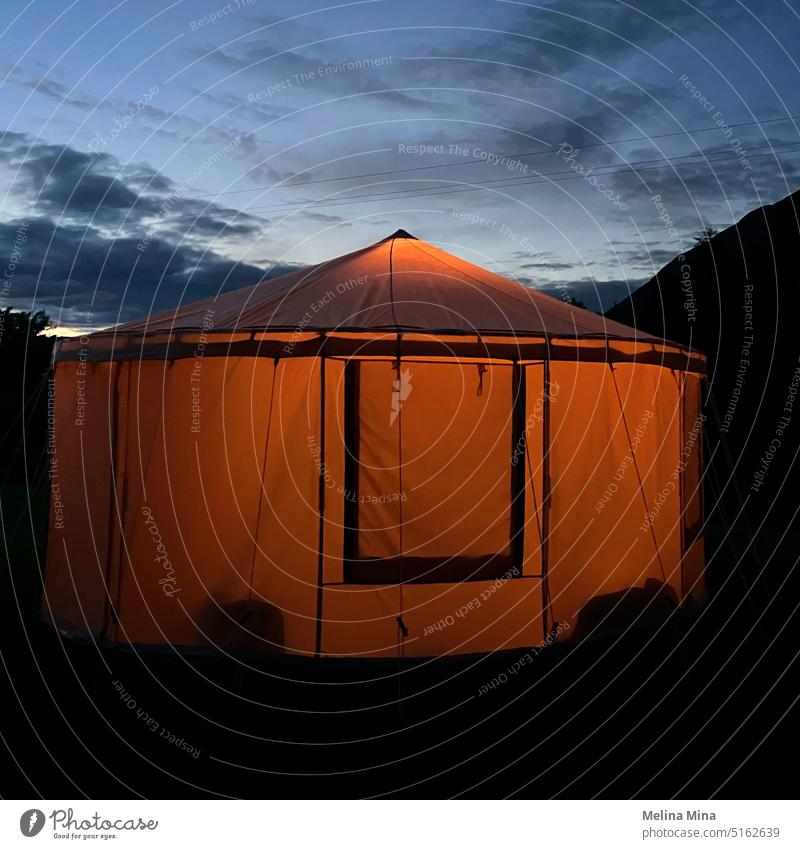 Camping in Schottland Zelt Jurte Licht Dunkelheit Natur Ferien & Urlaub & Reisen Außenaufnahme Abenteuer Campingplatz Schottlands Landschaft Camping-Zelt