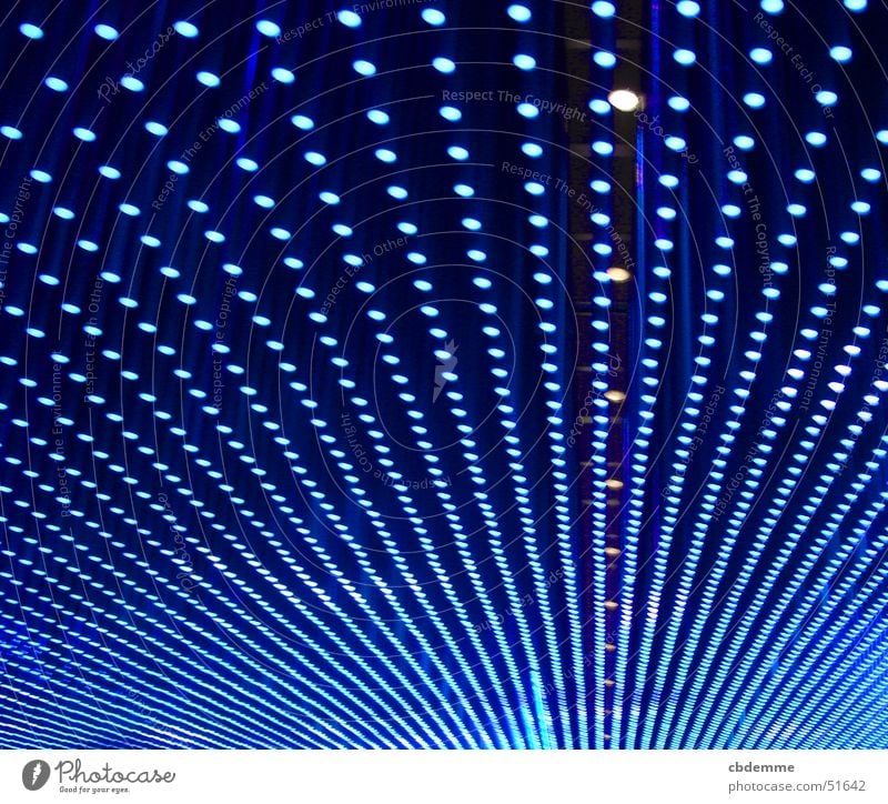 Blaue Lichtdecke Lampe Unendlichkeit Muster blau Strukturen & Formen Technik & Technologie verdichtung Perspektive