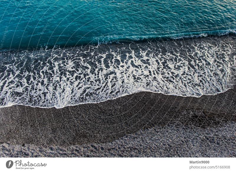 Meer-Schaum-Steine Camper Ligurien Toskana Sommer Strand Blaugrün-weiss-schwarz Sand Wasser