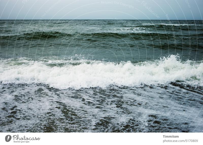 Vom ruhigen Wasser zur Welle zur Gischt… Nordsee Strand Dänemark Horizont Himmel Ferien & Urlaub & Reisen Wellen Meer Natur Menschenleer