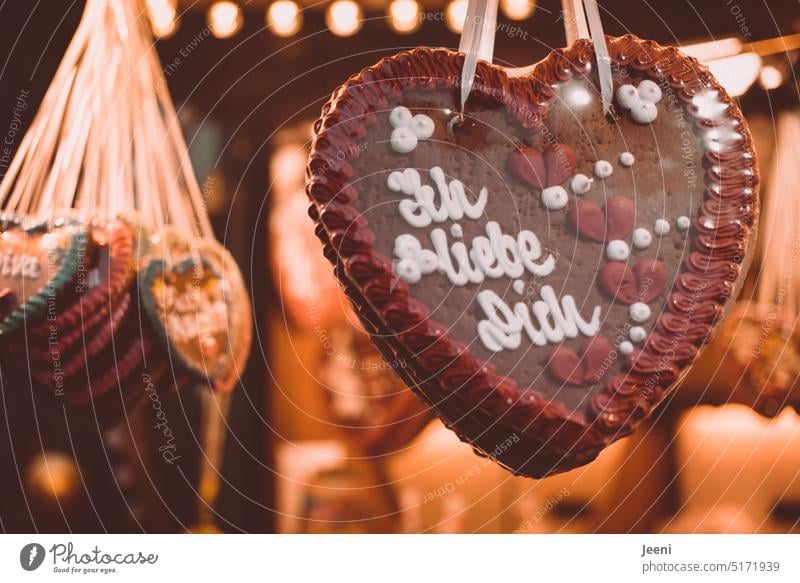 Herz mit „Ich liebe Dich“ Lebkuchen Lebkuchenherz süß Liebe ich liebe dich Gefühle Liebeserklärung Valentinstag Liebesgruß Romantik Liebesbekundung Verliebtheit