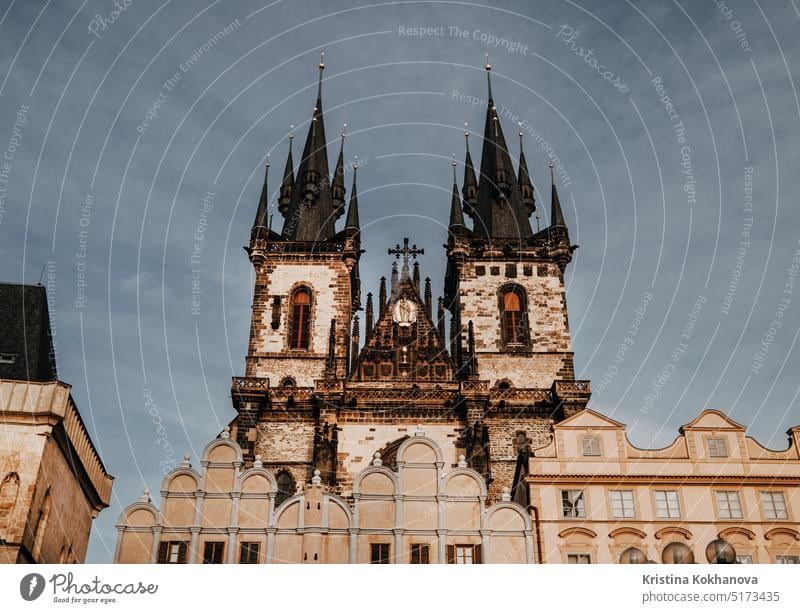 Kirche Unserer Lieben Frau vor Tyn. Berühmtes historisches Gebäude im gotischen Stil. Prag. Architektur Architektur und Gebäude böhmen Kapital Kathedrale