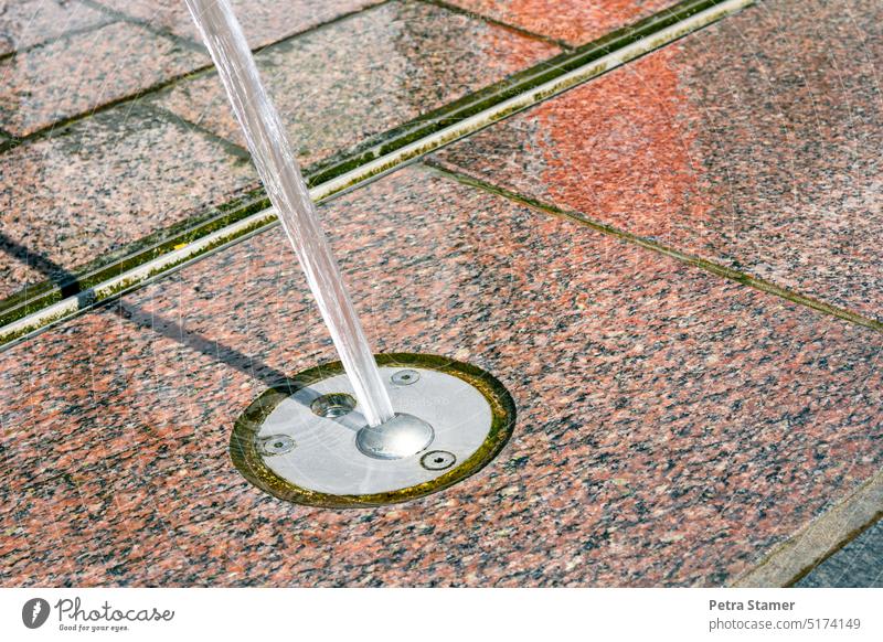 Wasserspiel - Kein Trinkwasser kein Trinkwasser Düse Pflastersteine Sommer Erfrischung Flüssigkeit niemand