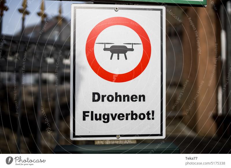 Keine Drohnen drohnen flugverbot gefahr kameradrohne schild flugberbot luft