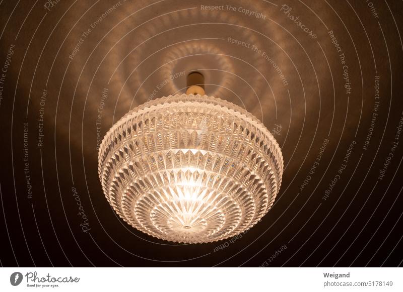 Lampe im Stil der 70er Jahre Licht Decke Leuchte Glas Dunkel Dunkelheit