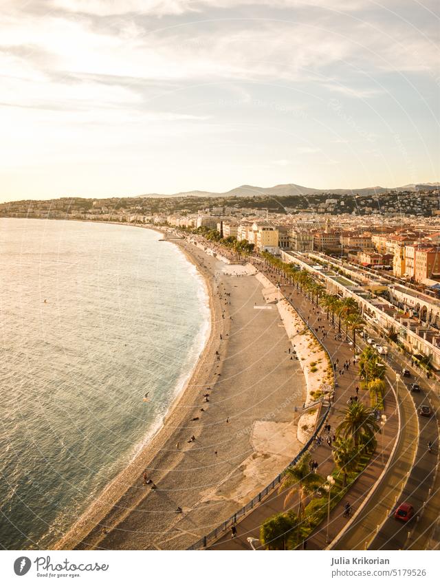 Blick auf den Strand in Nizza, Frankreich. Meer Wasser reisen Sommer Ferien & Urlaub & Reisen Ausflugsziel Sand Erholung Seeküste Tourismus Tourist Landschaft