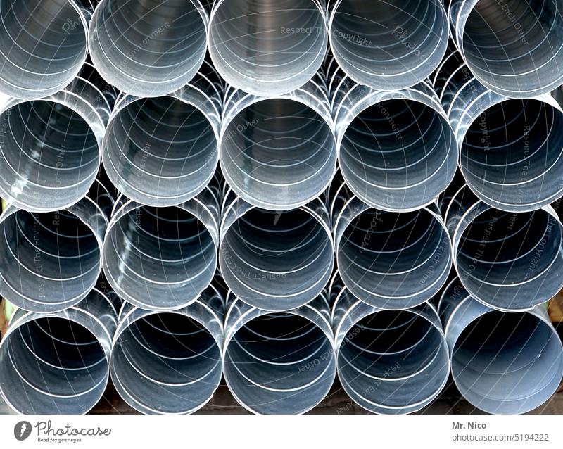 Wickelfalzrohr DN 100 Röhren Stapel rund Ordnung identisch Baumarkt Menge aufeinander gleich Strukturen & Formen industriell Rohre Industrie Lüftungsrohr