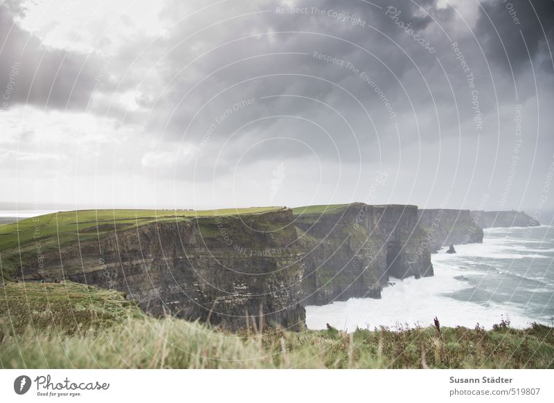 cliffs of moher Moher Cliffs of Moher Ireland Küste Felsen Küstenwanderung Meer Wolken