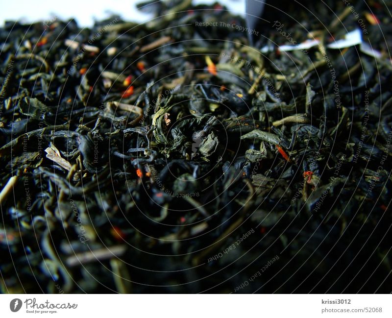 green tea time Grüner Tee Krümel China Chinesisch Bröckchen Blatt trocken schwarz Asien grün Pflanze Herbst Gesundheit losgelöst reich der mitte nicht feucht