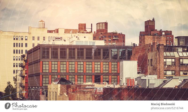 New Yorker Stadtbild bei Sonnenuntergang, farbig getönt, USA. Großstadt New York State Manhattan Gebäude Büro nyc gefiltert reisen Architektur urban