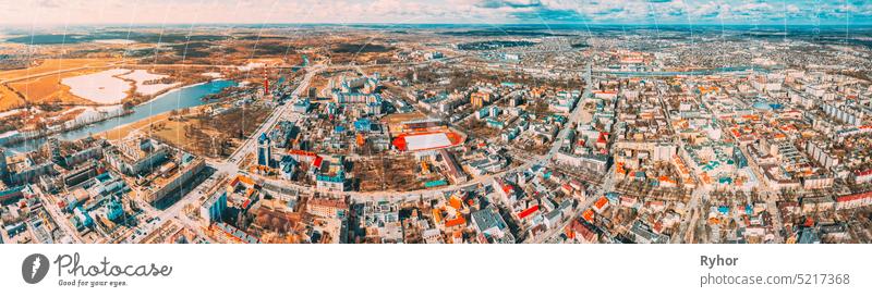 Brest, Weißrussland. Brest Cityscape Skyline im Frühling Tag. Vogelperspektive Blick auf Wohnviertel. Panorama Panoramablick erhöhte Ansicht Revier brest