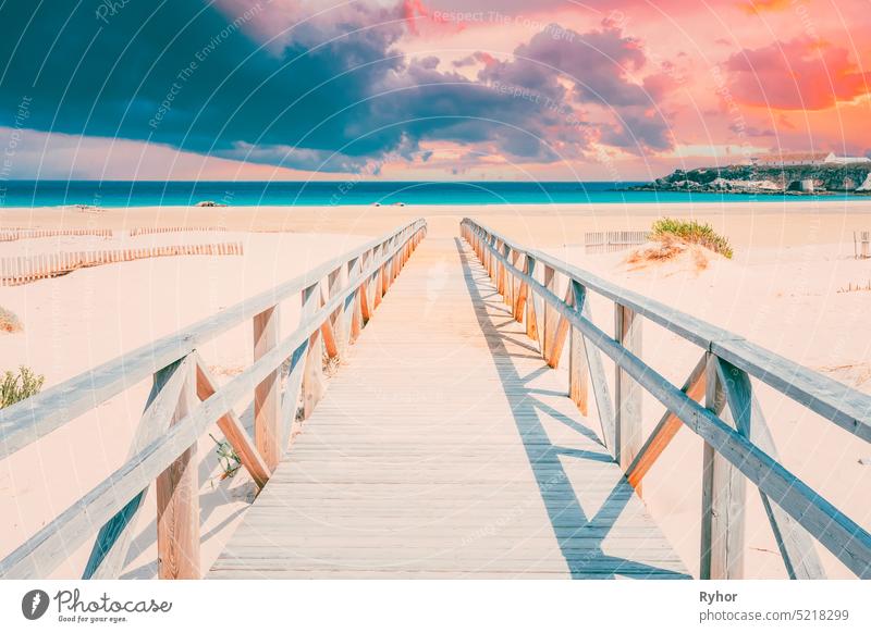Holzpfad am Strand von Tarifa, Andalusien, Spanien Andalusia Hintergrund schön blau Küste costa Entf Düne Dunes Europa Europäer Feiertag Landschaft Licht