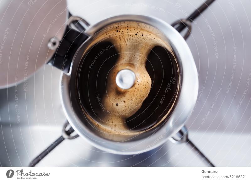 Mokka-Kaffee-Espresso Kaffeemaschine schaumig stark Koffein Pause Kocher Vorbereitung arabica Aroma liquide Draufsicht selbstgemacht