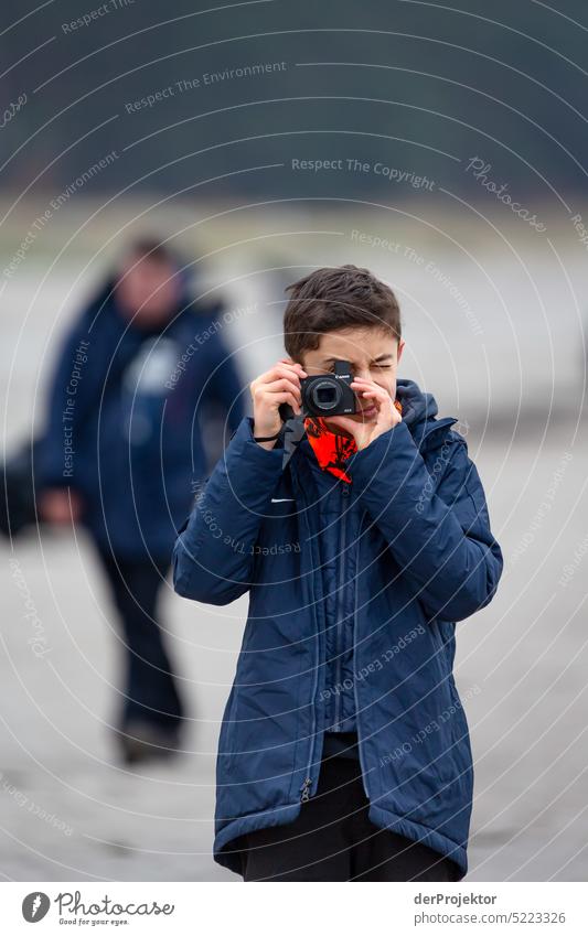 Junge fotografiert auf Rügen Winterstimmung Winterurlaub Panorama (Aussicht) Licht Tag Textfreiraum Mitte mehrfarbig Strukturen & Formen Gedeckte Farben