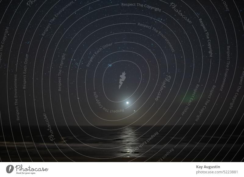 Sternenhimmel über  der Nordsee bei Sylt Mond Nordseeinsel Astronomie astro Himmel Astrologie Licht Planet Himmelskörper & Weltall Mondsüchtig dunkel Mondschein