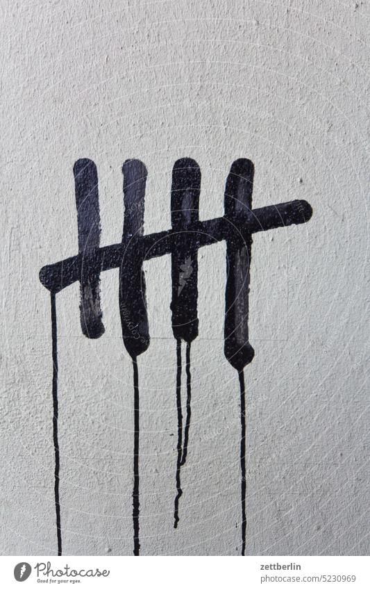 Fünf Striche abstrakt aussage begriff botschaft buchstabe einzelbuchstabe farbe gesprayt grafitti grafitto illustration letter mauer message nachricht parole