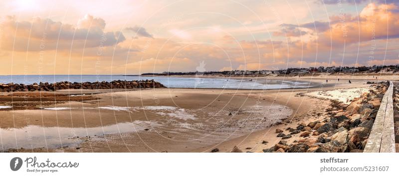 Corporation Beach in Cape Cod, Massachusetts, bei Sonnenuntergang. Strand Dennis rosa Himmel Kleinstadt urig Landschaft Meer Uferlinie Natur Sand rosa Wolken