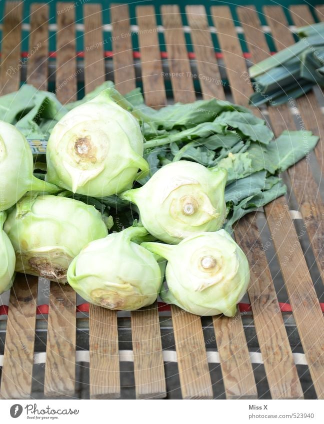 Kohlrabi Lebensmittel Gemüse Ernährung Bioprodukte Vegetarische Ernährung Diät kaufen frisch Gesundheit lecker grün Wochenmarkt Gemüsemarkt Gemüsehändler