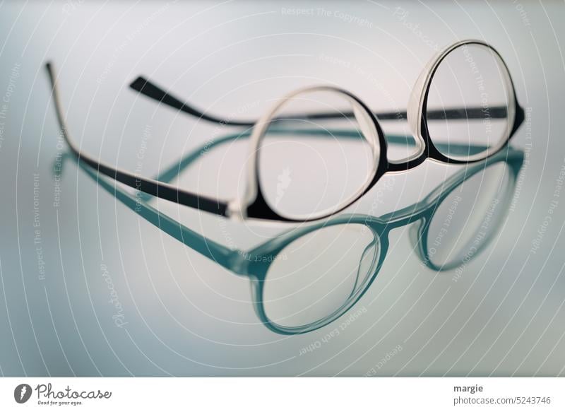 Lesebrille, Brille Dinge Optik Optiker Sehvermögen Nahaufnahme Linse Brillengestell doppelt gemoppelt doppelt sehen Schatten Augenheilkunde kurzsichtig