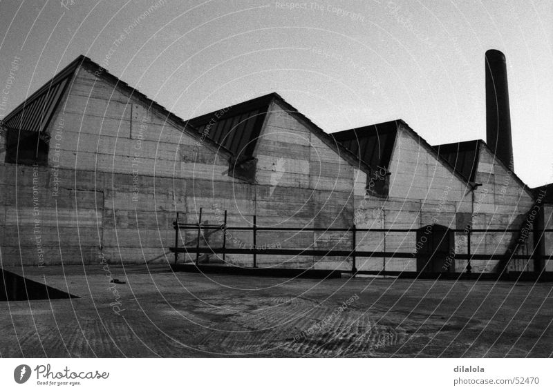fabrik Stadt industriell Stoff industrial exterior fabric Schwarzweißfoto tecnology landscape works von außen(äußere) schwarz und weiß Landschaft