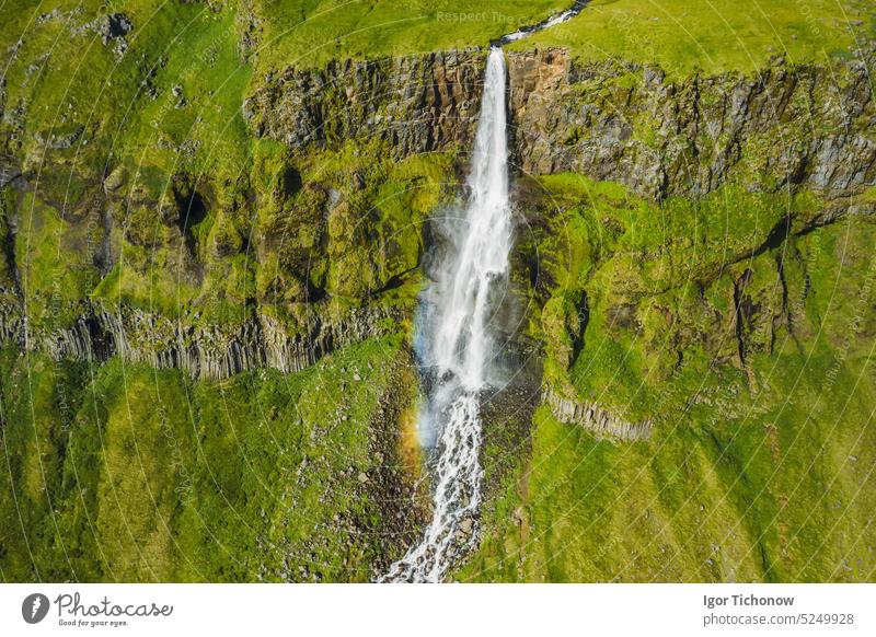 Bjarnarfoss-Wasserfall bei Budir auf der Halbinsel Snaefellsnes in Island Antenne Dröhnen reisen Landschaft malerisch im Freien Natur natürlich Berge u. Gebirge