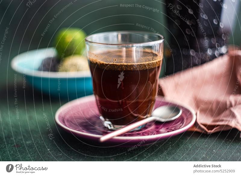 Kaffeekanne und türkischer Pakhlava-Genuss Hintergrund Ball Schalen & Schüsseln Schokolade Beton Tasse Herstellerin lecker Dessert Espresso Lebensmittel Glas