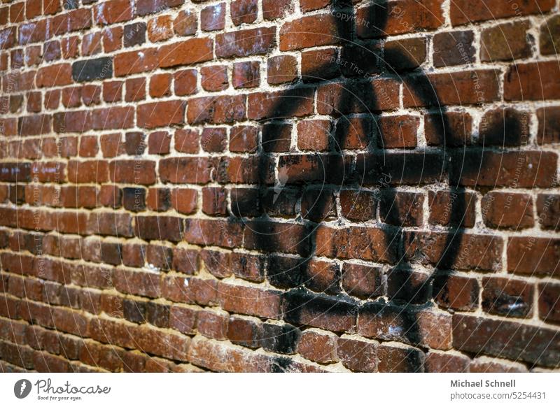 Anarchie Graffiti Wand Außenaufnahme Fassade Jugendkultur Wandmalereien Schmiererei Symbole & Metaphern symbol auflehnung auflehnen dagegen sein