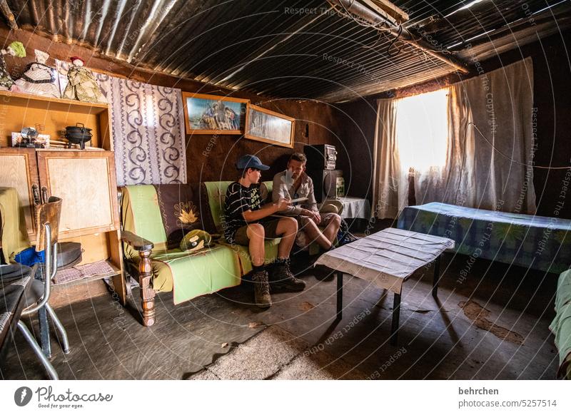 *3 4 0 0* besondere menschen, besondere momente Namibia Afrika Damaraland Haus Hütte zuhause wohnen Leben Armut einfaches leben reisen Abenteuer Ferne