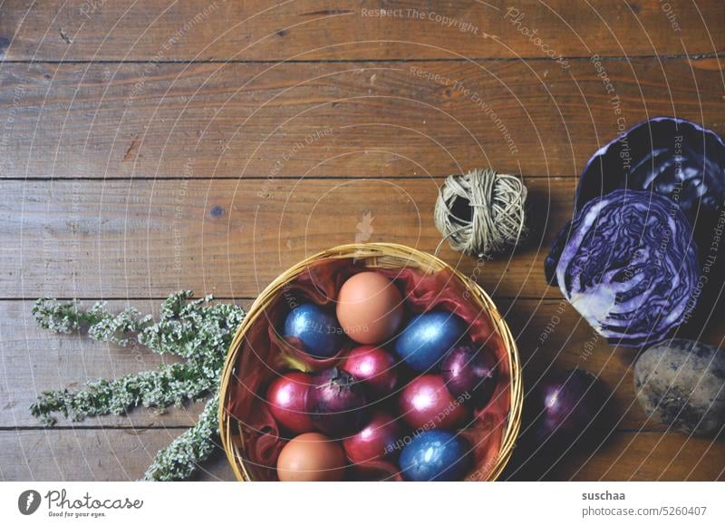 ostereier im körbchen Ostern Ostereier Körbchen bunt gefärbt Tradition Dekoration & Verzierung Eier Lebensmittel bunte Eier gekochte Eier Osterfest Ernährung