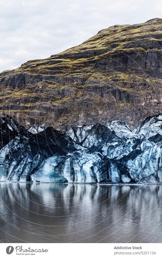Erstaunlicher Blick auf den Gletscher am Wasser Schnee kalt Winter Natur Landschaft aqua Klima Frost Island Europa solheimajokull Eis Fluss See reisen MEER