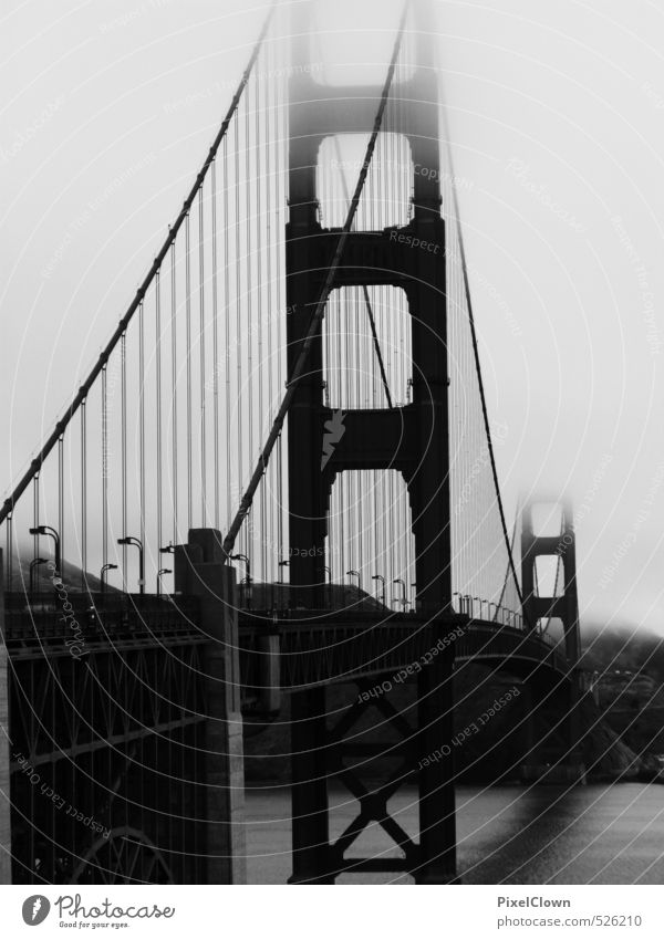 Golden Gate Bridge im Nebel Ferien & Urlaub & Reisen Tourismus Ferne Städtereise Baustelle Wolken Bauwerk Sehenswürdigkeit Wahrzeichen Brücke Schifffahrt Stahl