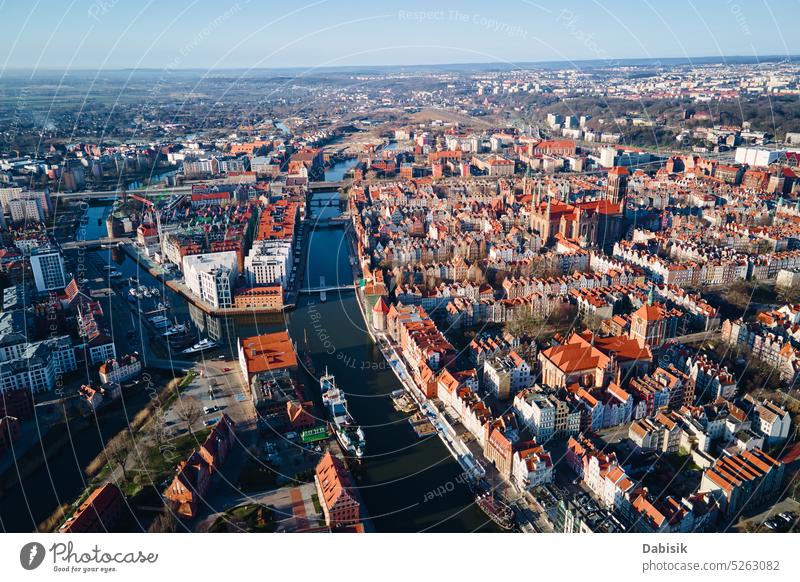 Luftaufnahme der Stadt Gdansk in Polen. Gdánsk Antenne Großstadt Architektur reisen Stadtbild Panorama Wahrzeichen Dröhnen Tourismus Europa Fluss Haus