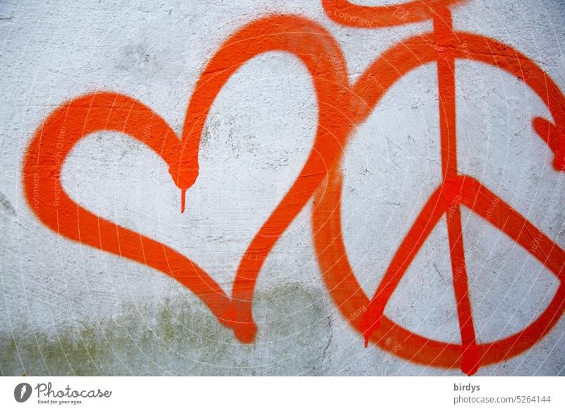 Liebe und Frieden. Graffiti in Symbolform Herz Friedenssymbol heile Welt Symbole & Metaphern Hoffnung Friedenswunsch Peace Weltfrieden Glück