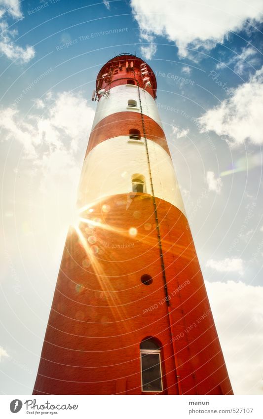 Leucht-Turm Ferien & Urlaub & Reisen Tourismus Nordsee Nordseeinsel Leuchtturm Sehenswürdigkeit leuchten Farbfoto Außenaufnahme Menschenleer Tag Licht Schatten