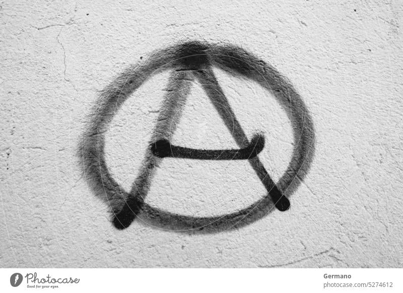 Symbol der Anarchie im Freien anarchisch Anarchismus Anarchist Architektur Kunst Hintergrund schwarz chaotisch kreisen Großstadt Konzepte Kultur frei Freiheit